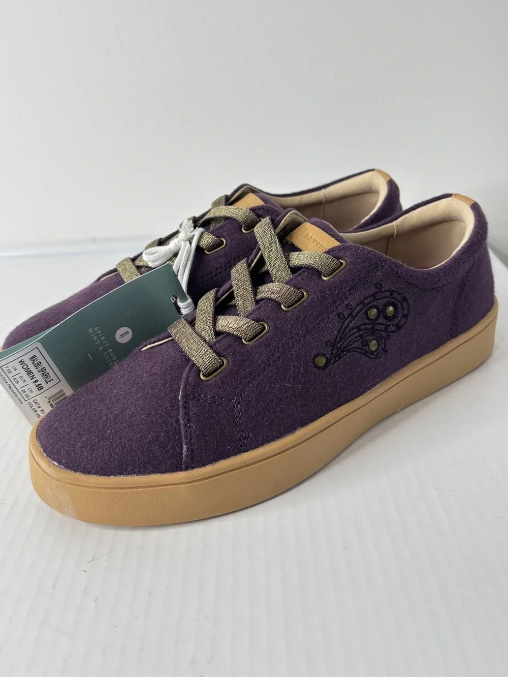Revitalign Malibu Sparkle Sneakers Shoe Size 9.5 Orthotic Footbed Slip-On NEW!